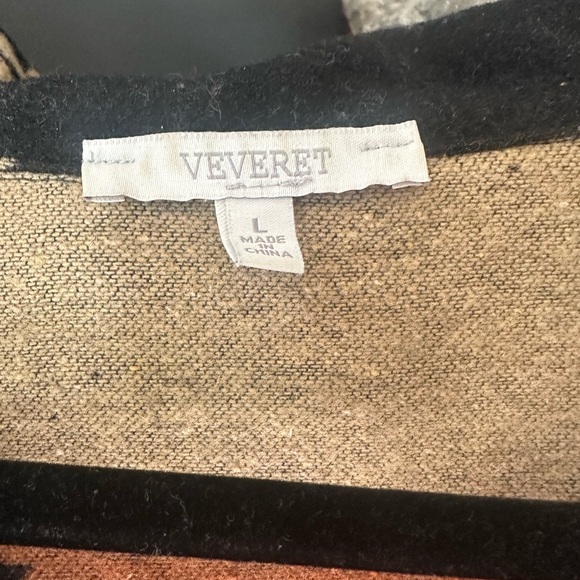 Aztec Patterned Jacket - Picture 2 of 3